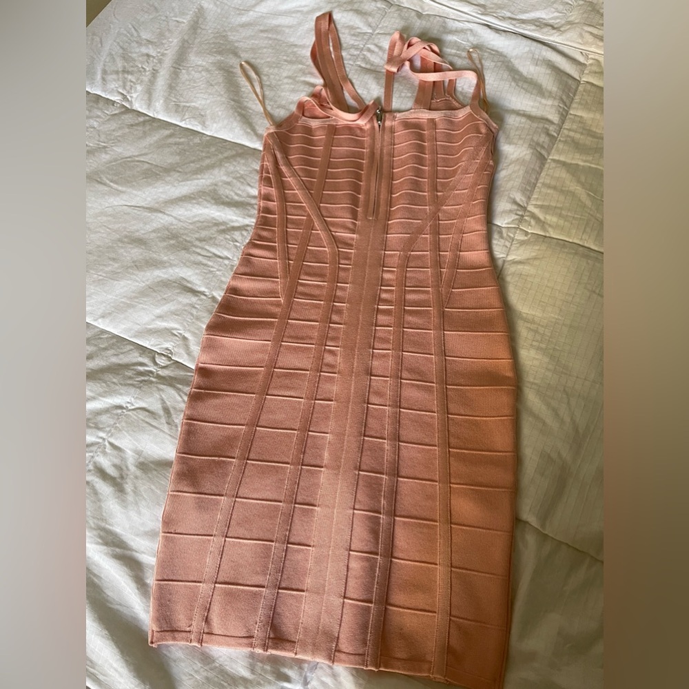 Beautiful dress ready for any occasion🌸🔥 :)
